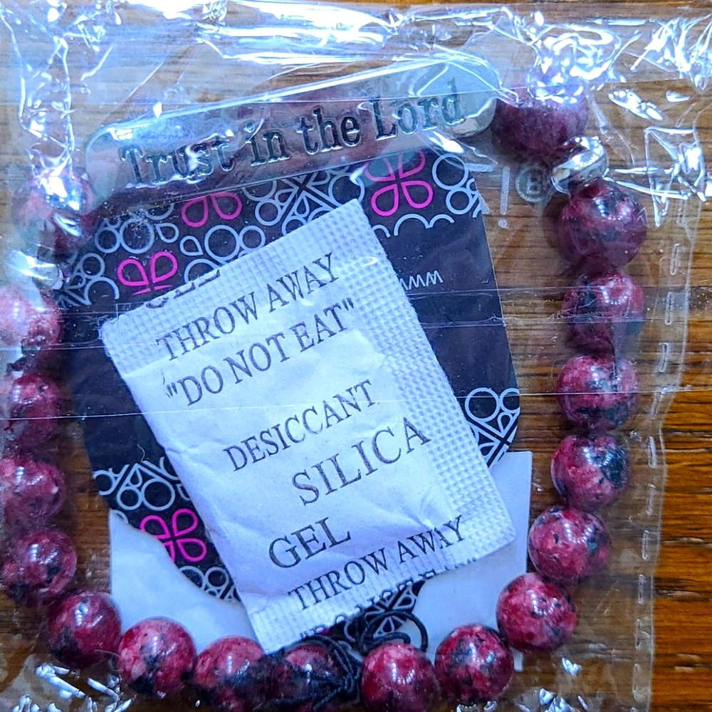 Brand New Trust In The Lord Bracelt